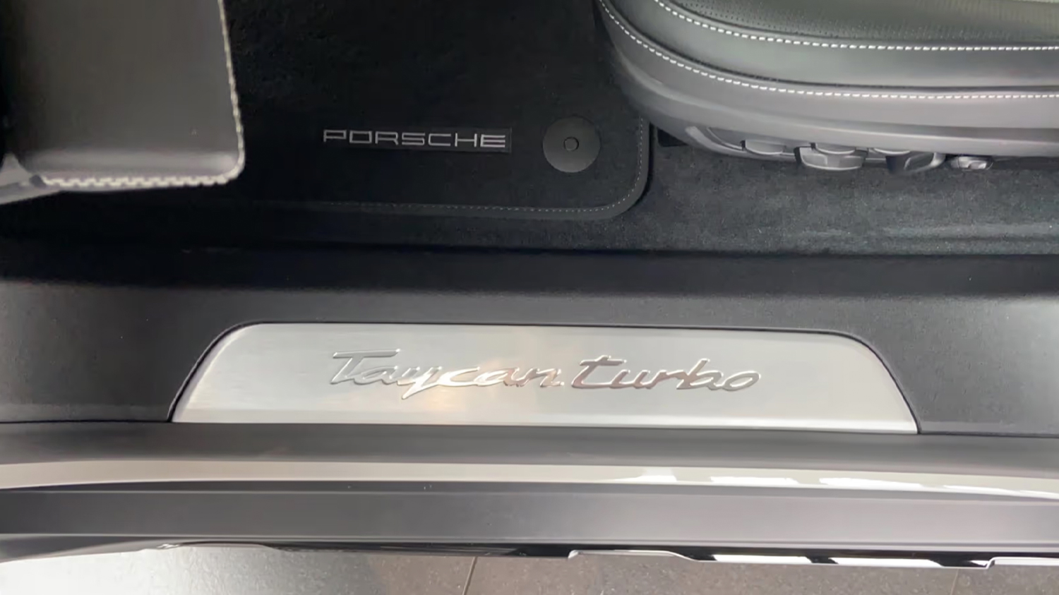 Taycan Turbo Cross Turismo Detail